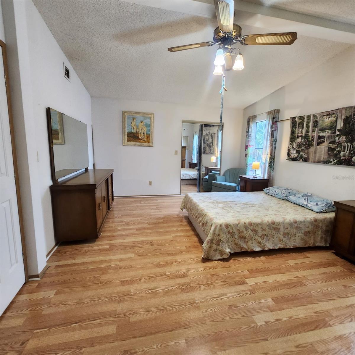 Image 33 of 43 For 1012 Parker Place