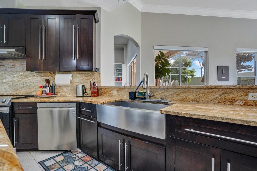Image 11 of 46 For 8155 Canyon Lake Circle