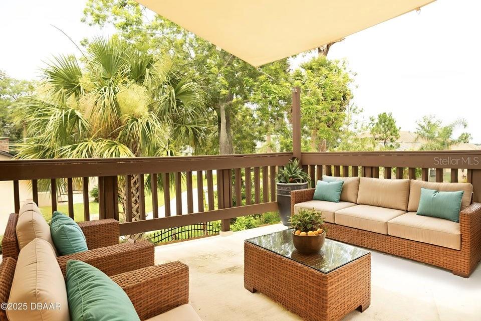 Image 11 of 23 For 829 Beach Street