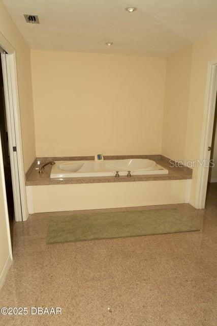 Image 15 of 23 For 829 Beach Street
