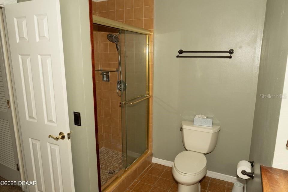 Image 22 of 23 For 829 Beach Street