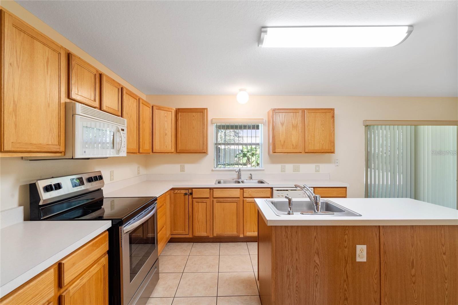 Image 4 of 21 For 2670 Palmetto Ridge Circle