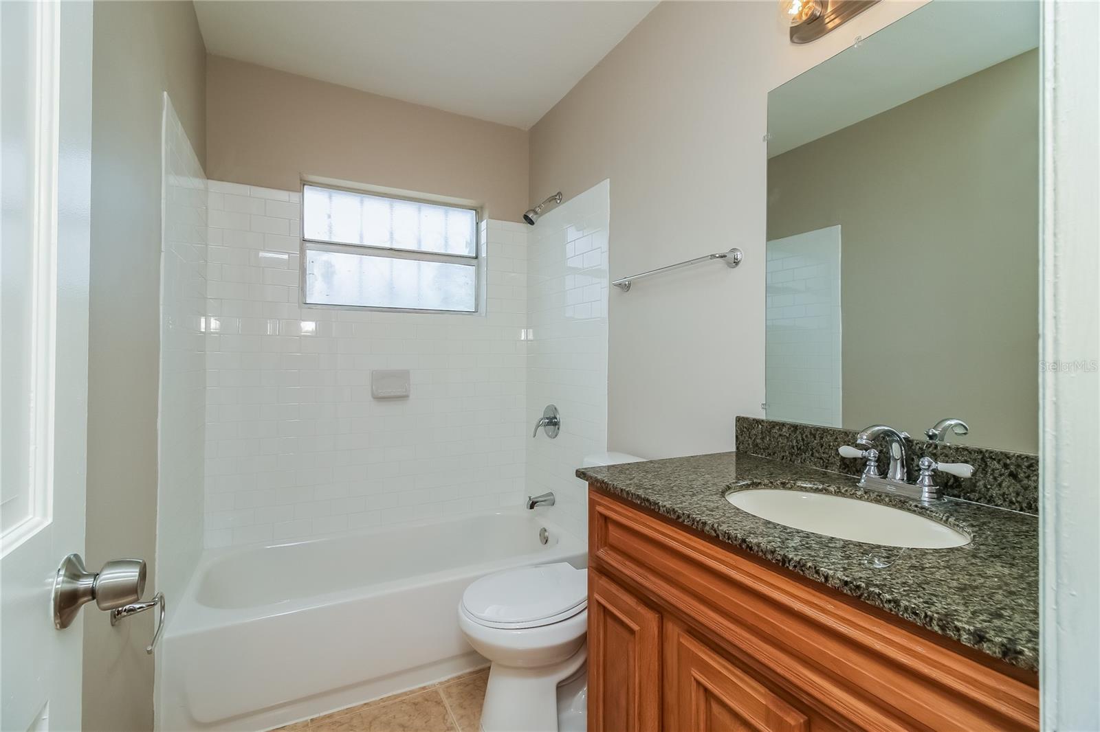 Image 13 of 16 For 804 Greenbriar Drive