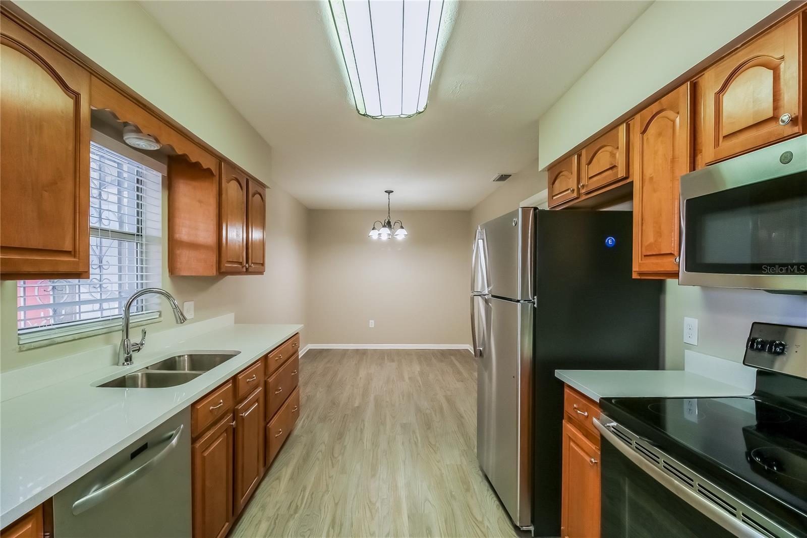 Image 6 of 16 For 804 Greenbriar Drive
