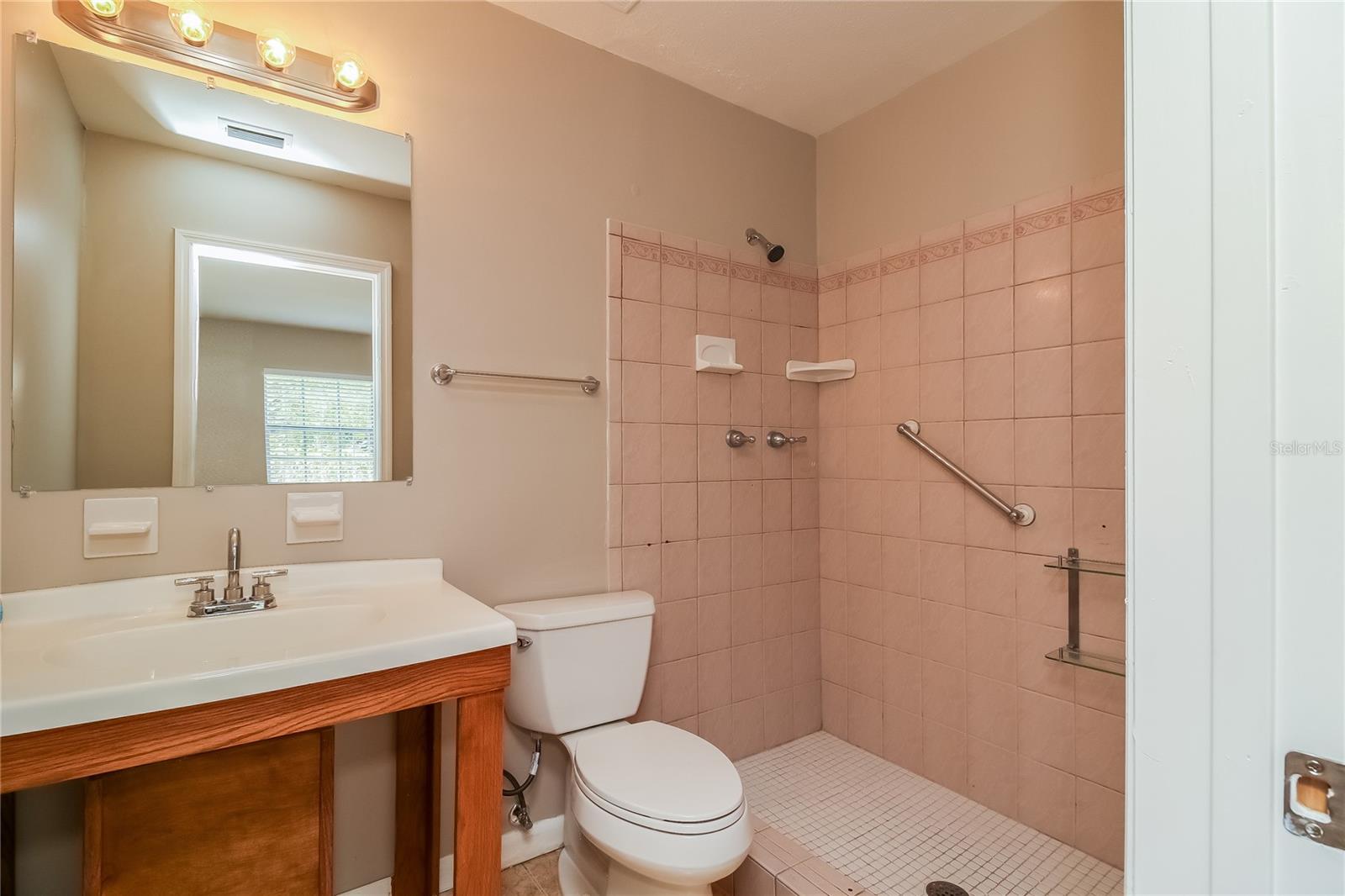 Image 8 of 16 For 804 Greenbriar Drive