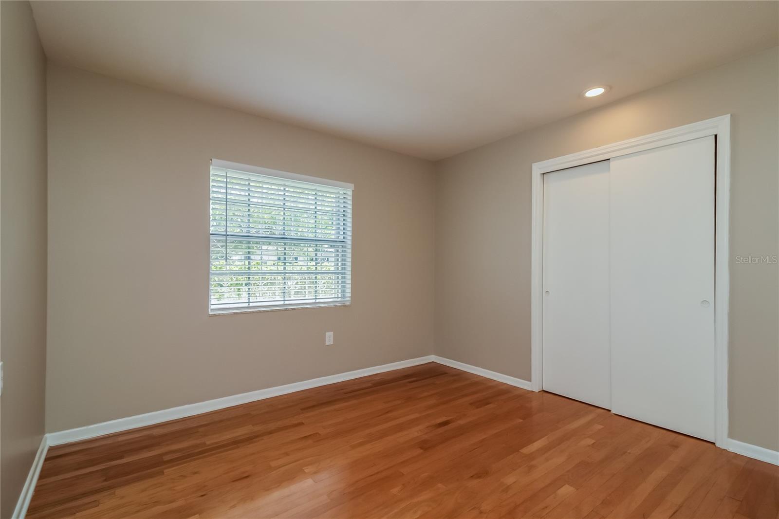 Image 9 of 16 For 804 Greenbriar Drive