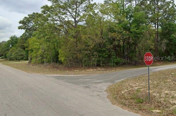 Listing photo id 0 for 1325 Evergreen Drive