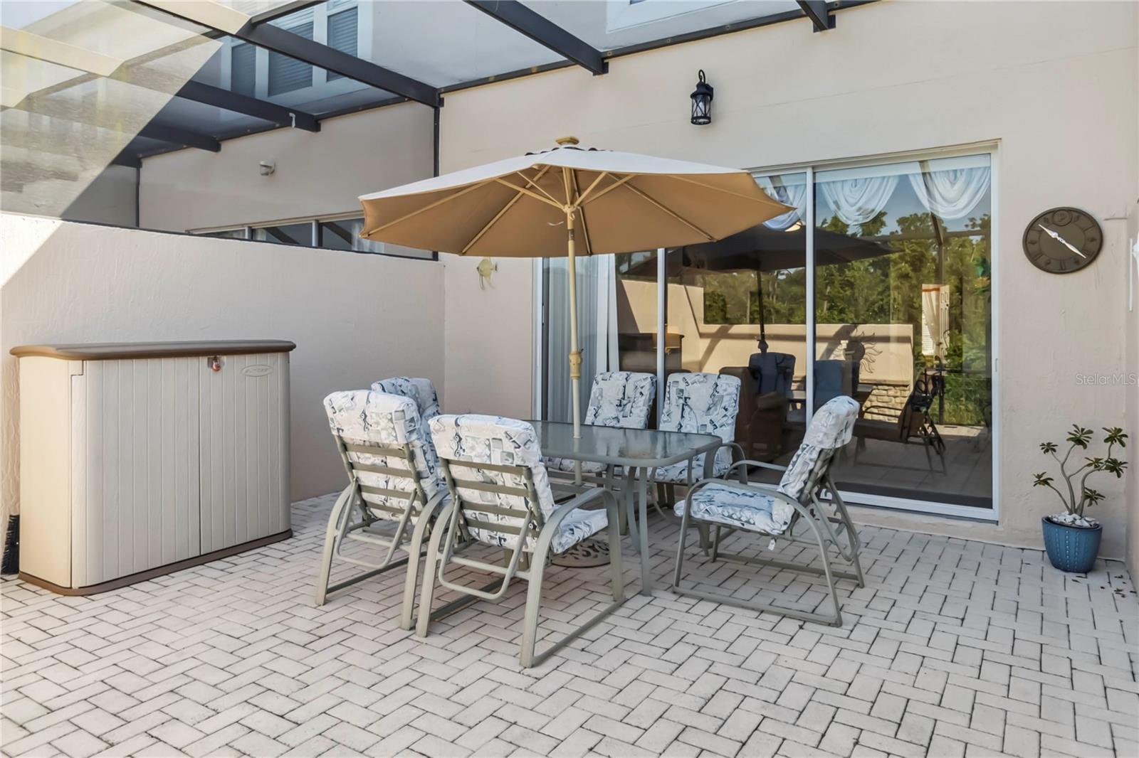 Image 18 of 31 For 2382 Silver Palm Drive E
