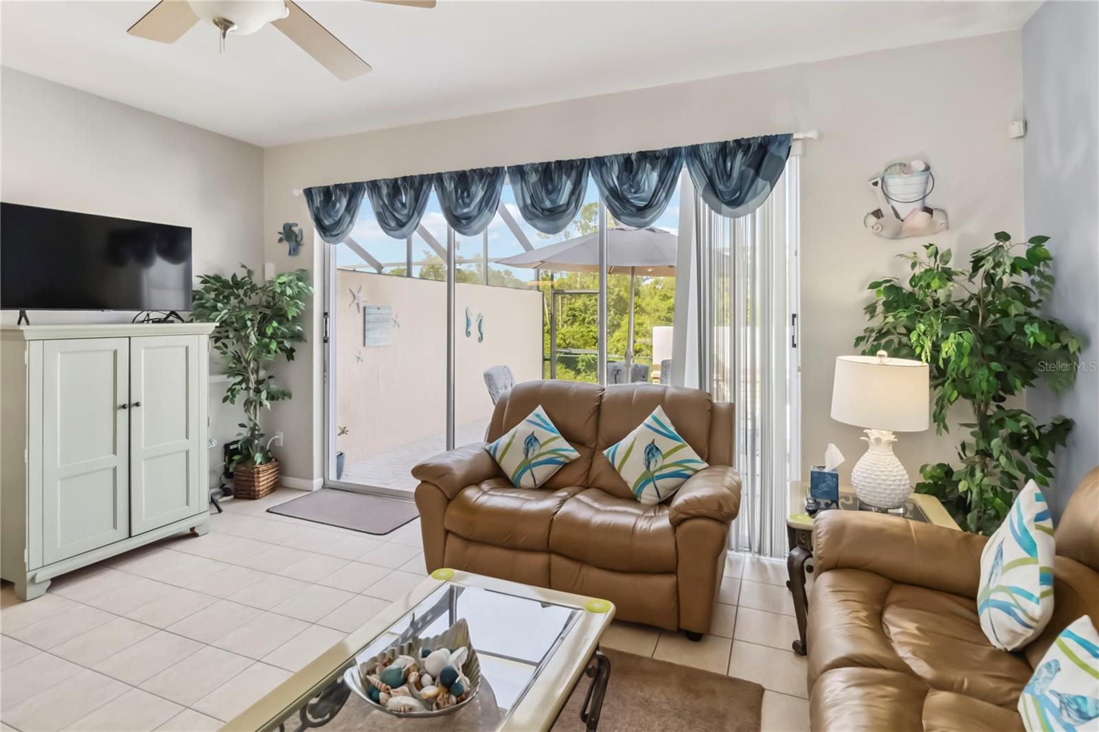 Image 5 of 31 For 2382 Silver Palm Drive E