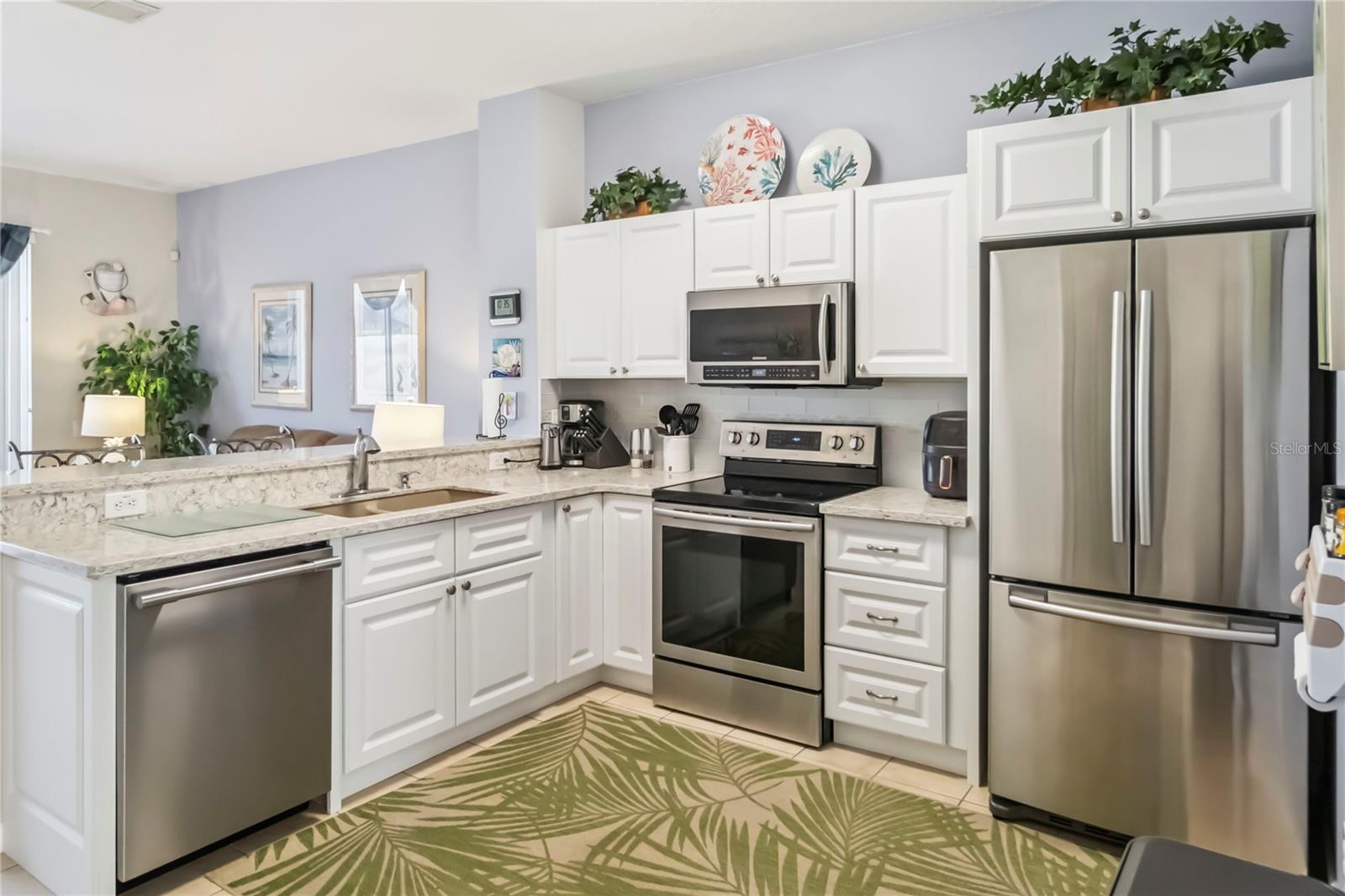 Image 8 of 31 For 2382 Silver Palm Drive E