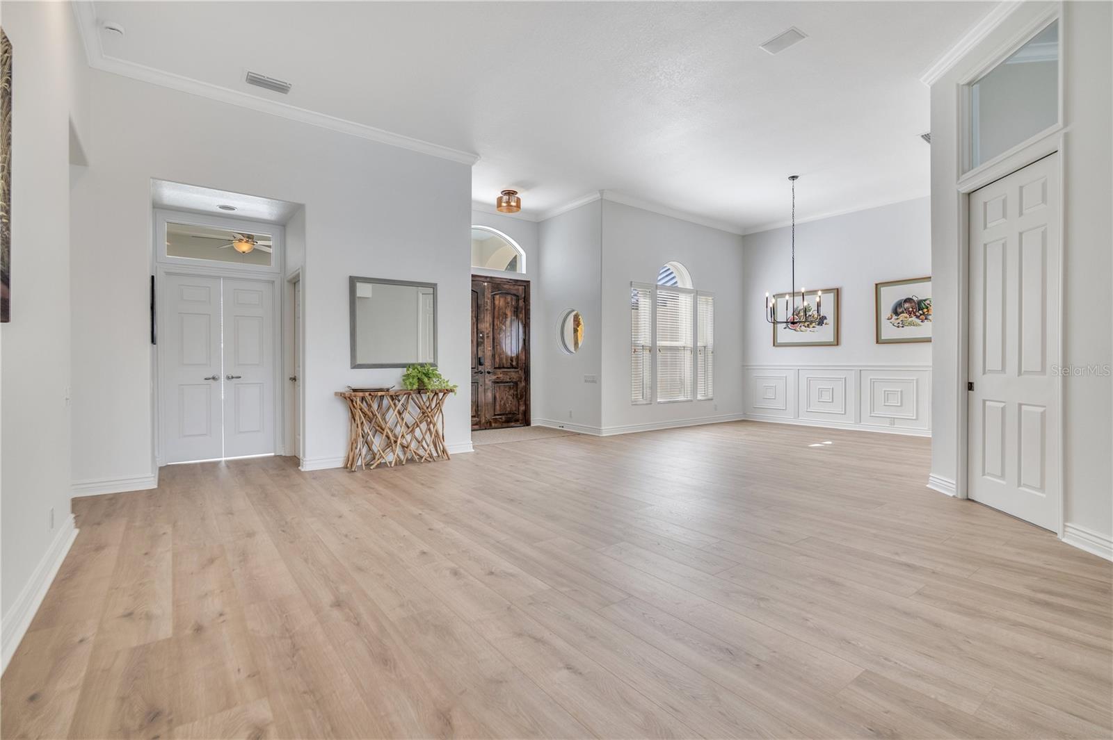Image 13 of 58 For 7135 Horizon Circle