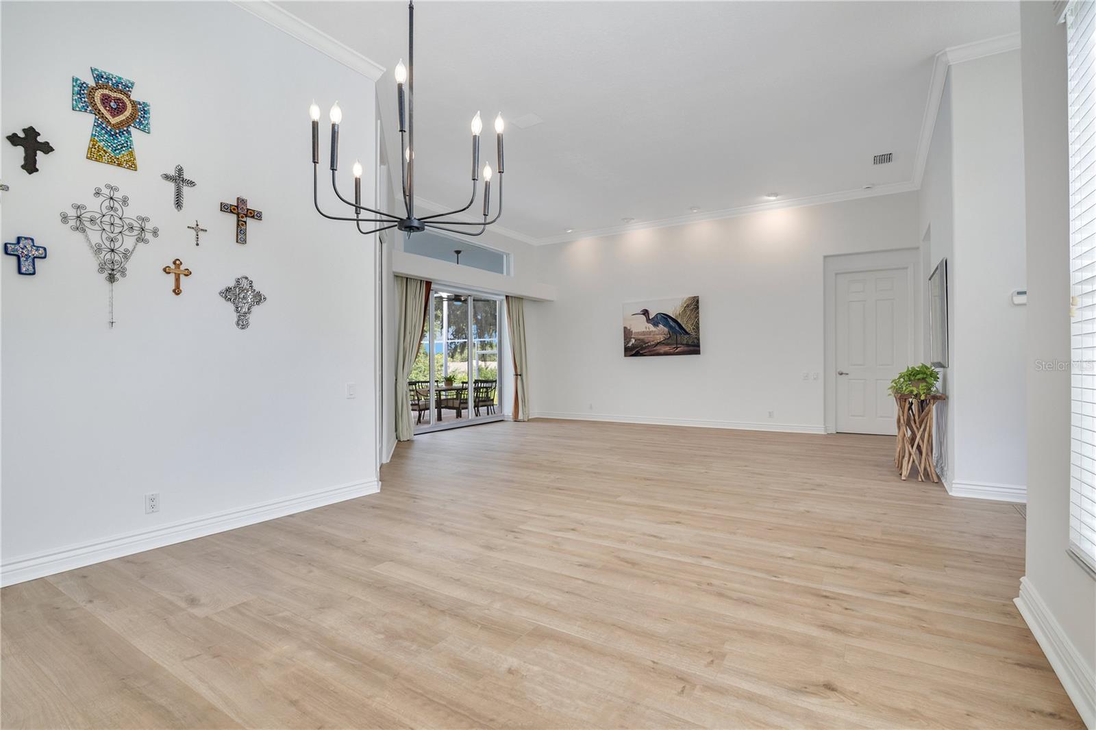 Image 14 of 58 For 7135 Horizon Circle