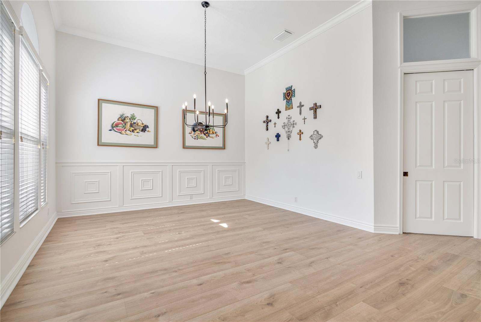 Image 18 of 58 For 7135 Horizon Circle