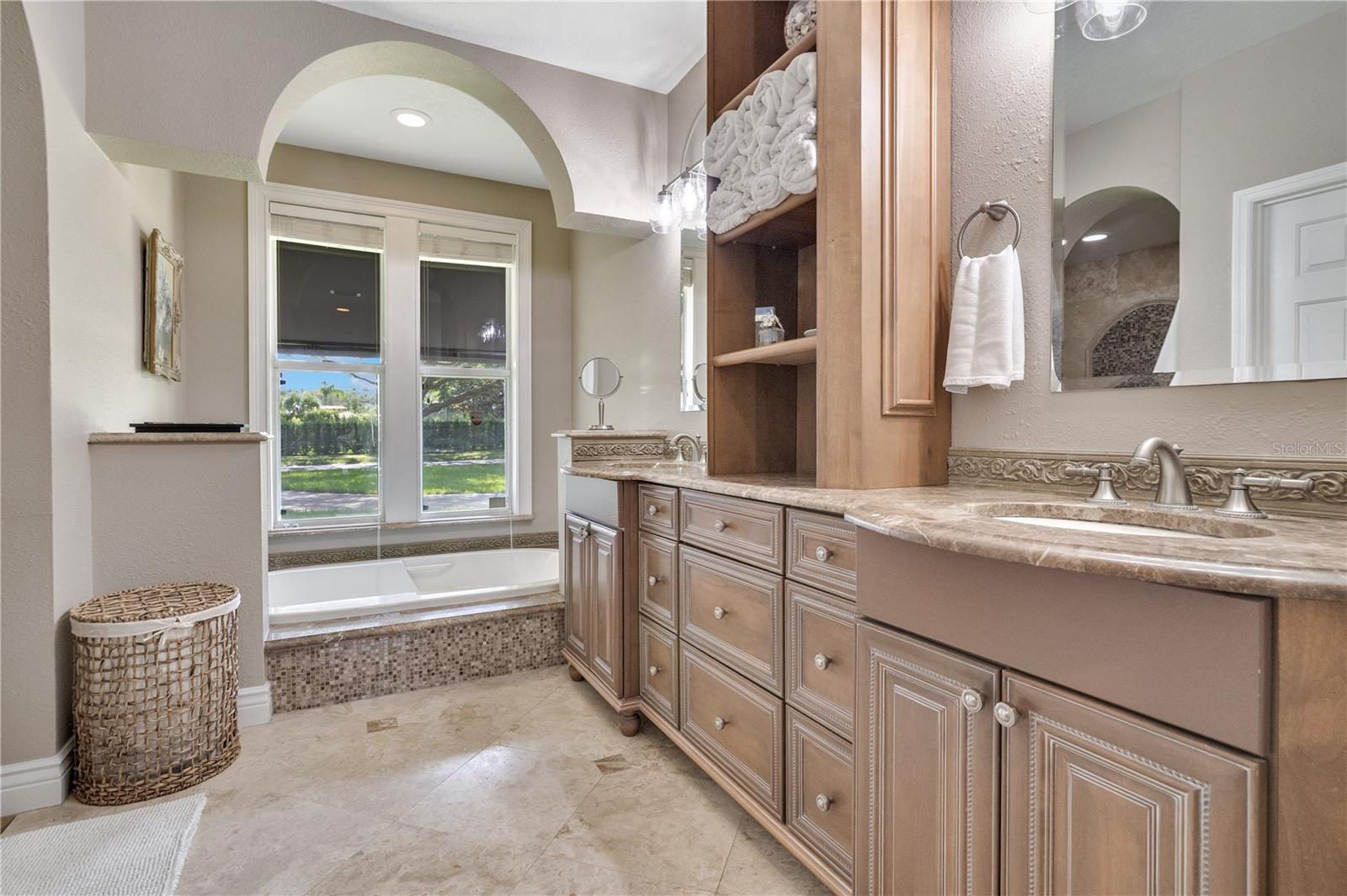 Image 27 of 58 For 7135 Horizon Circle