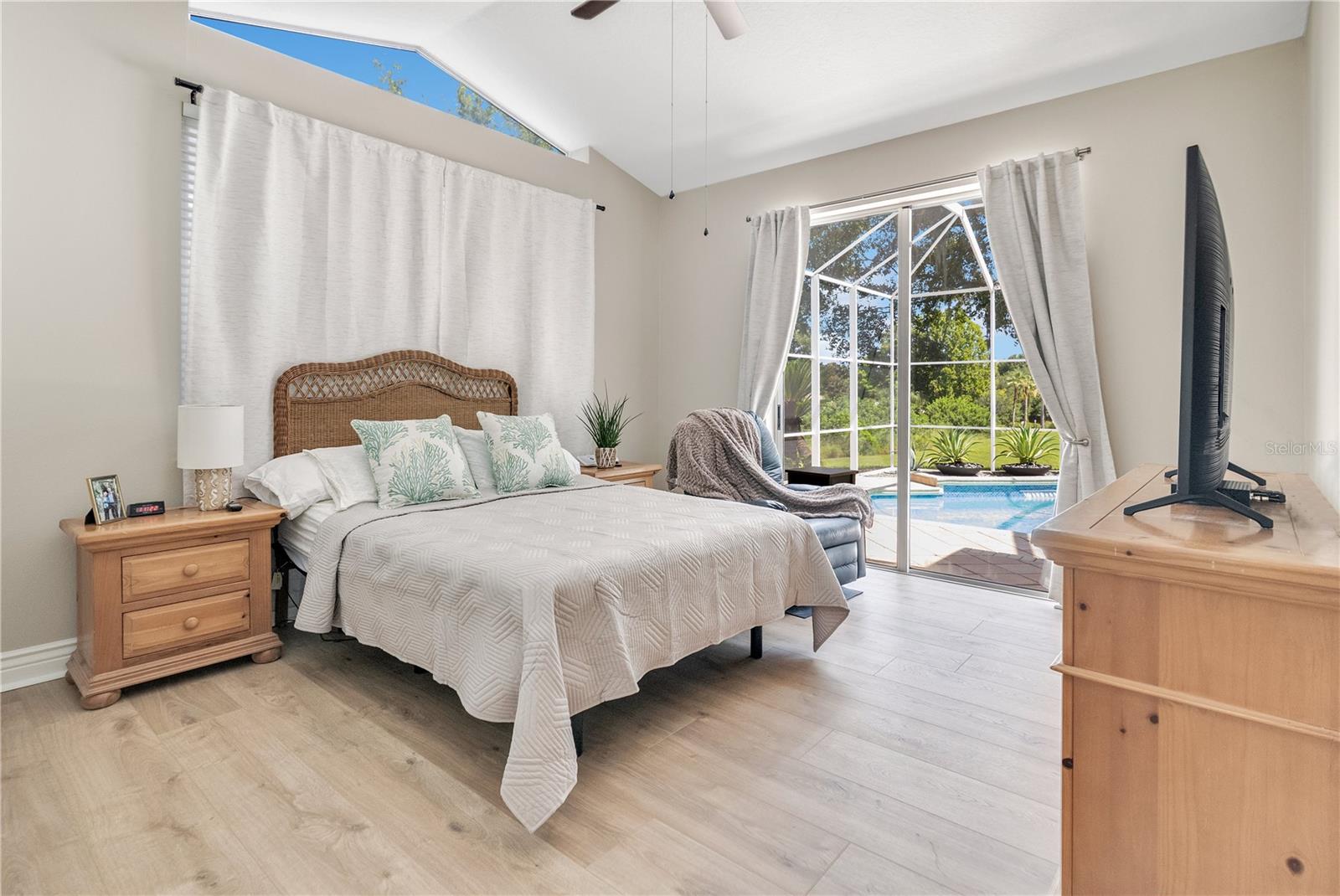 Image 33 of 58 For 7135 Horizon Circle