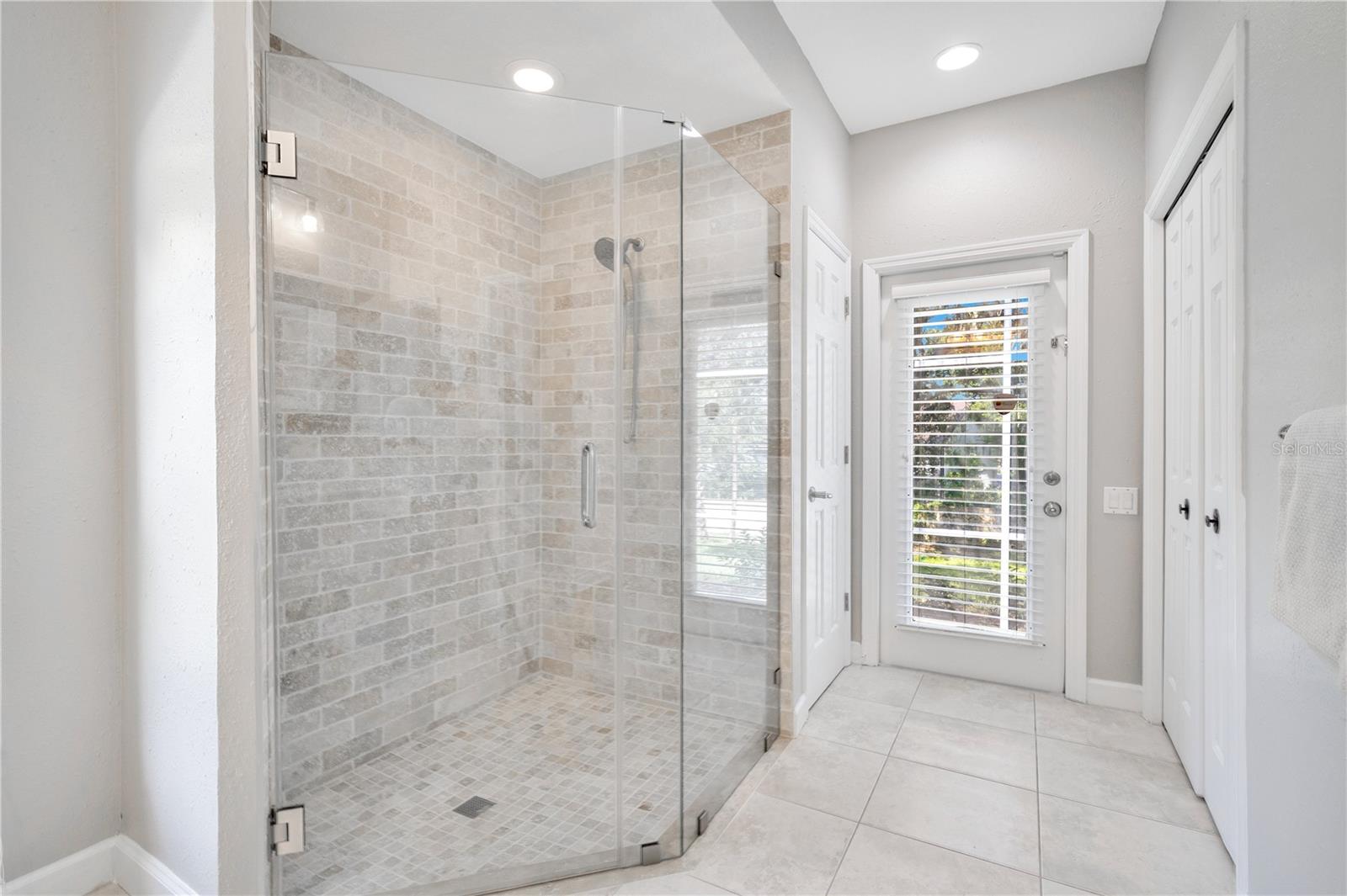 Image 35 of 58 For 7135 Horizon Circle