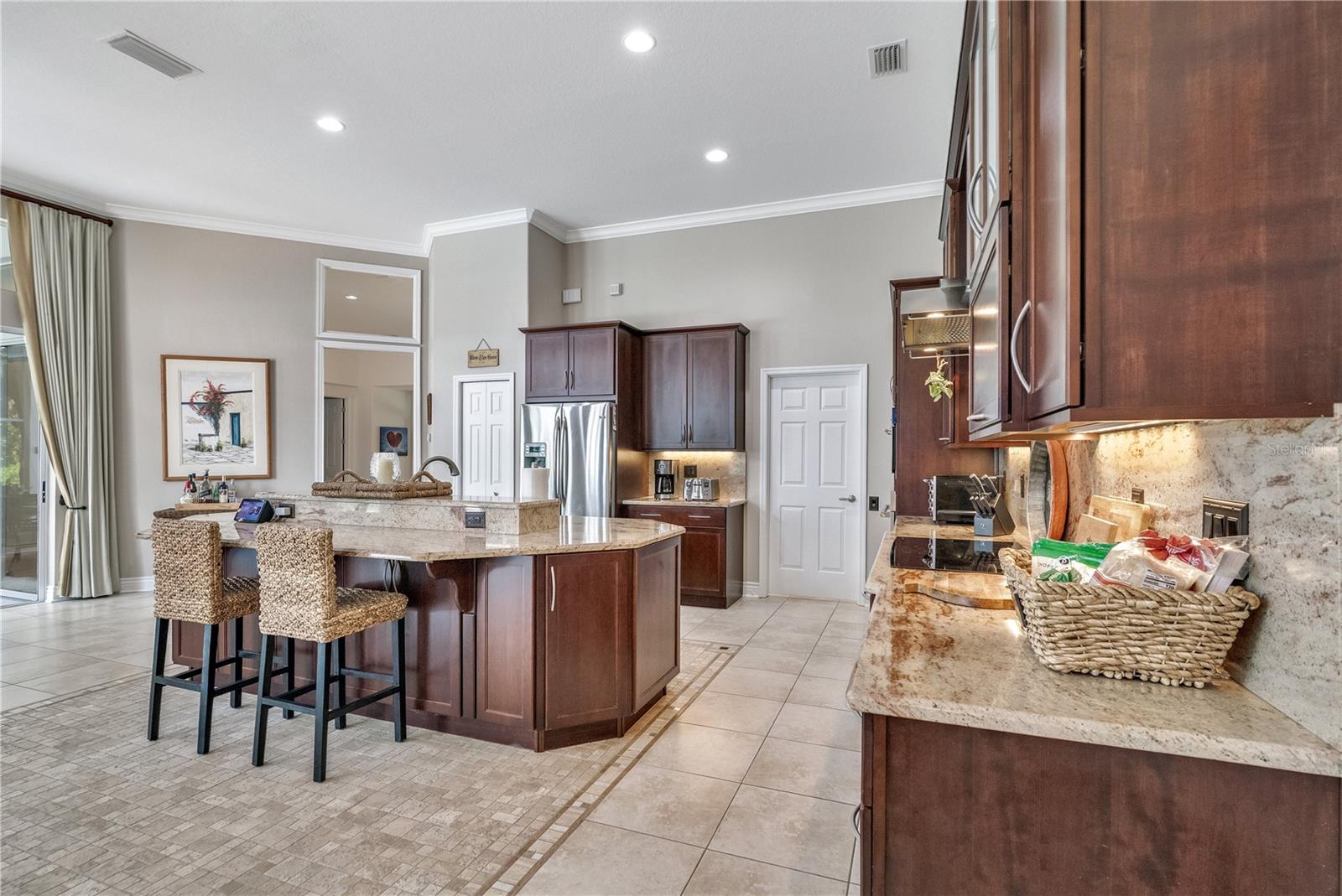 Image 7 of 58 For 7135 Horizon Circle