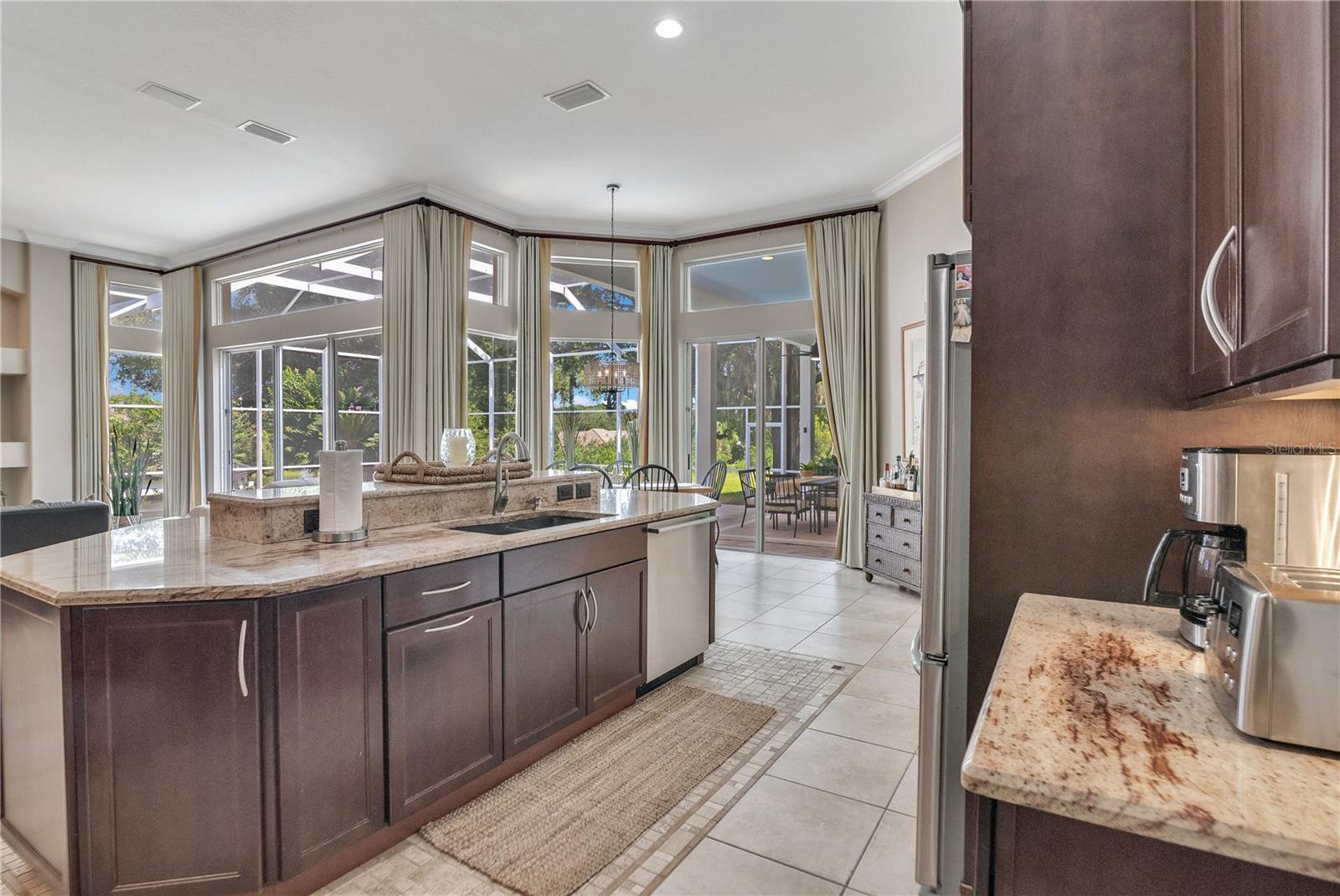 Image 8 of 58 For 7135 Horizon Circle