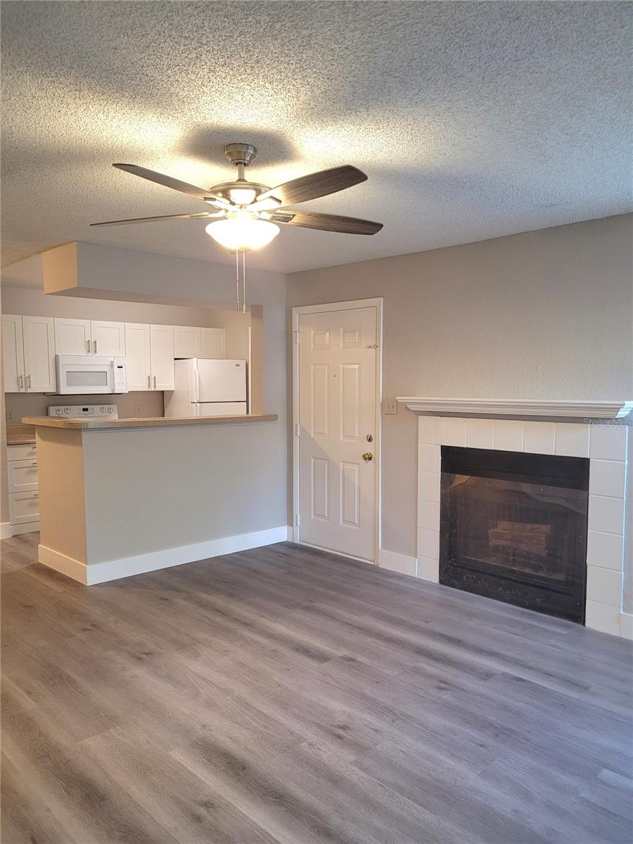 Image 2 of 25 For 4400 Thornbriar Lane A103