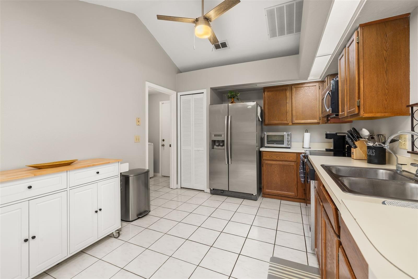 Image 15 of 73 For 2259 Doulton Drive