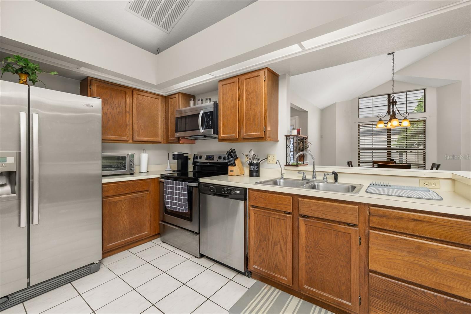 Image 16 of 73 For 2259 Doulton Drive
