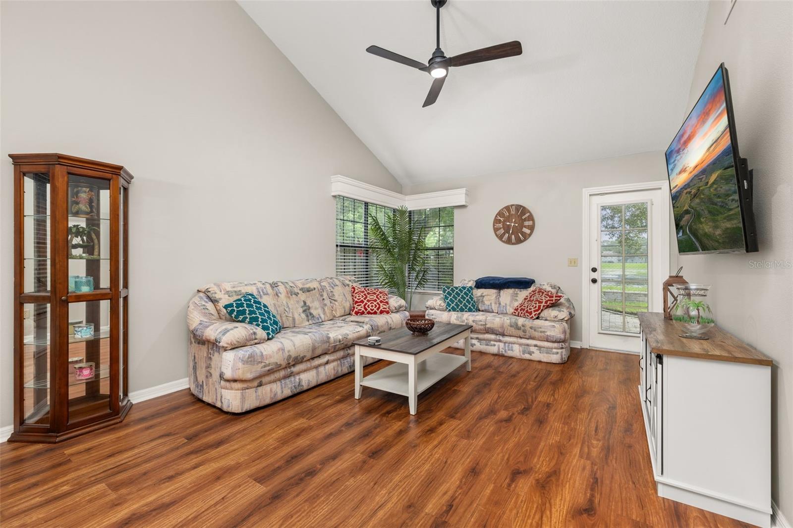 Image 22 of 73 For 2259 Doulton Drive