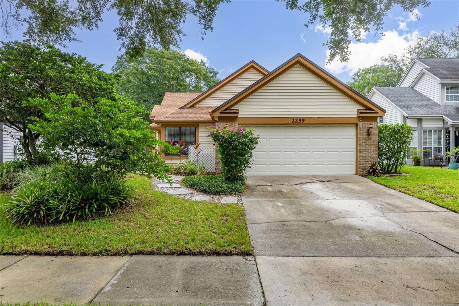 Image 3 of 73 For 2259 Doulton Drive