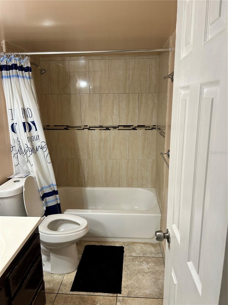 Image 10 of 13 For 1017 Washington Circle 1017b