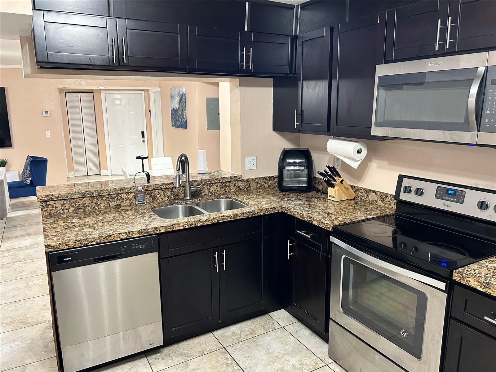 Image 2 of 13 For 1017 Washington Circle 1017b