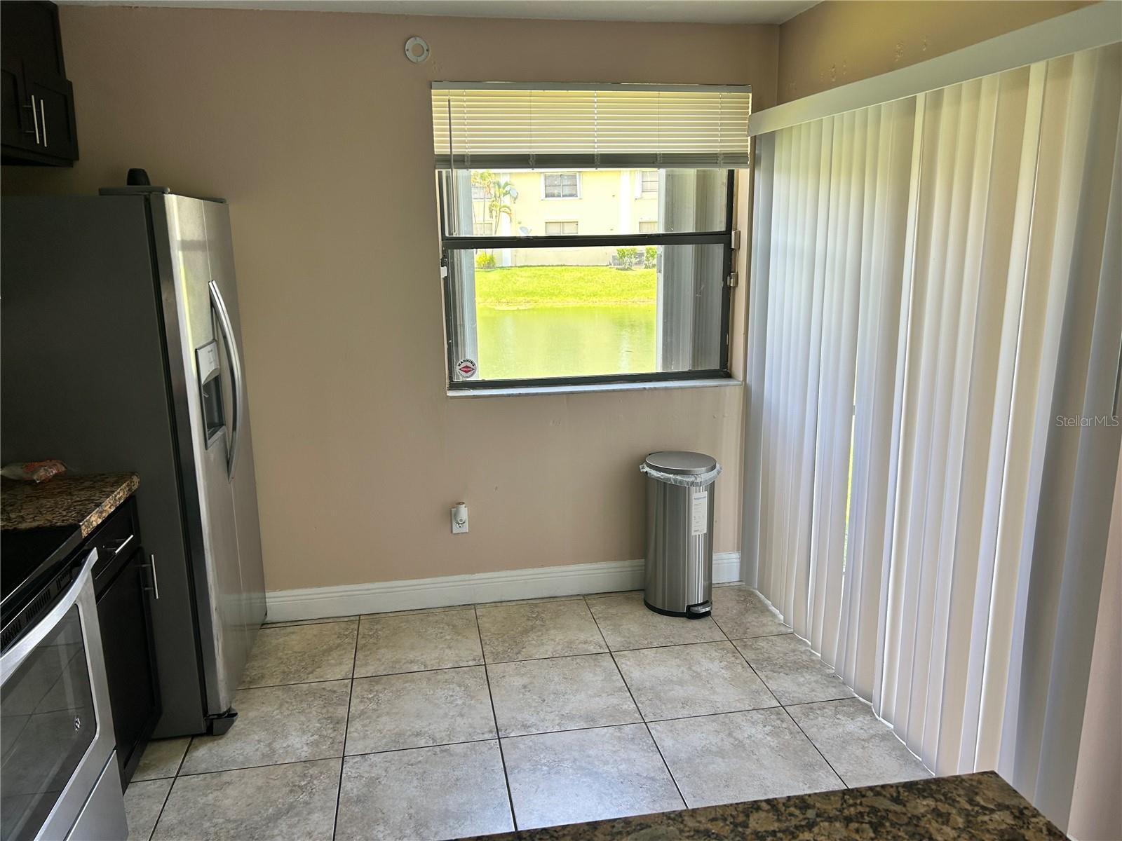 Image 5 of 13 For 1017 Washington Circle 1017b
