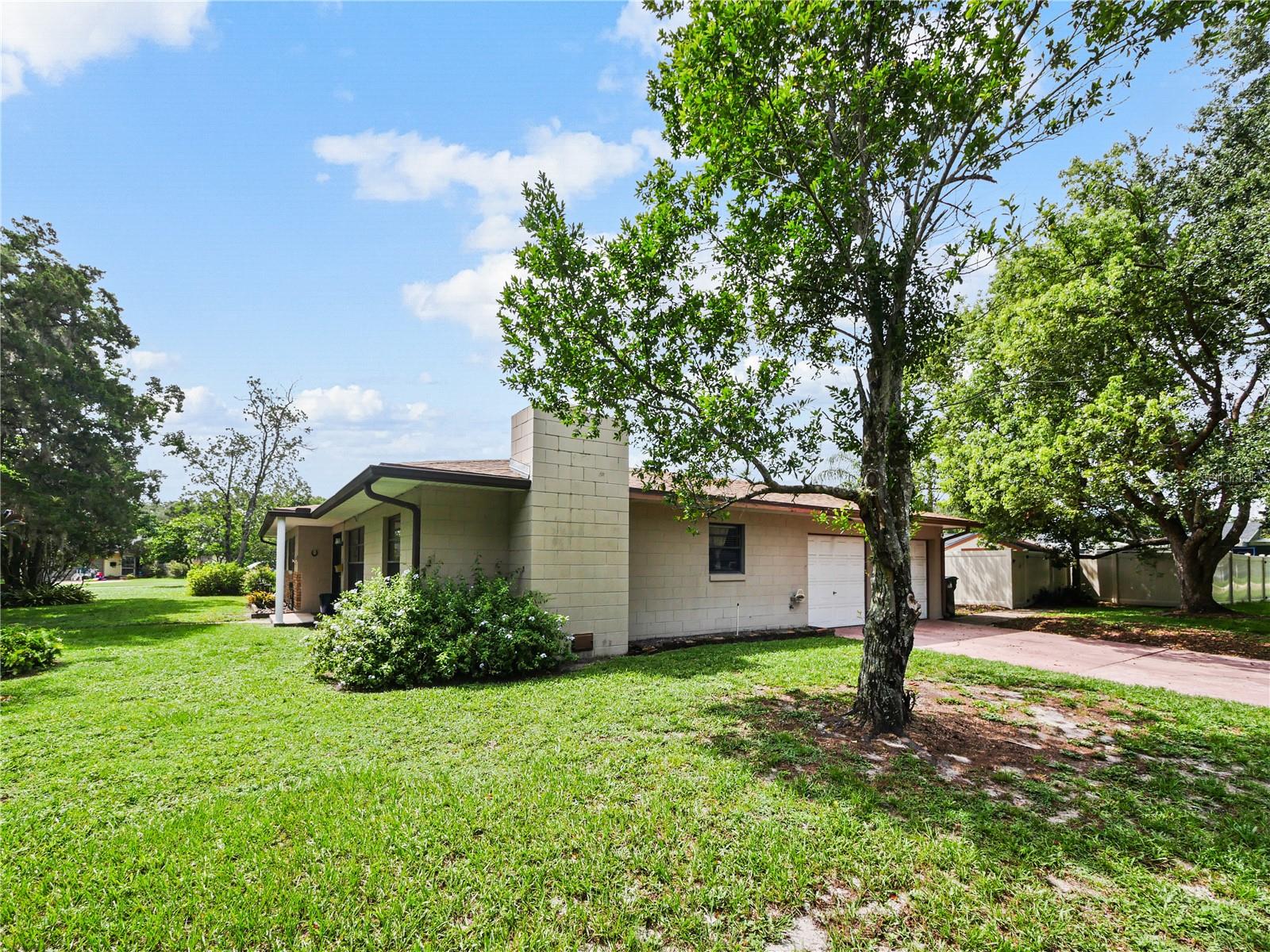 Image 4 of 38 For 2708 Lion Heart Road