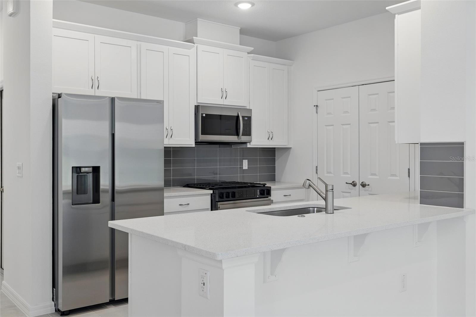 Image 3 of 14 For 27476 Black Kite Avenue