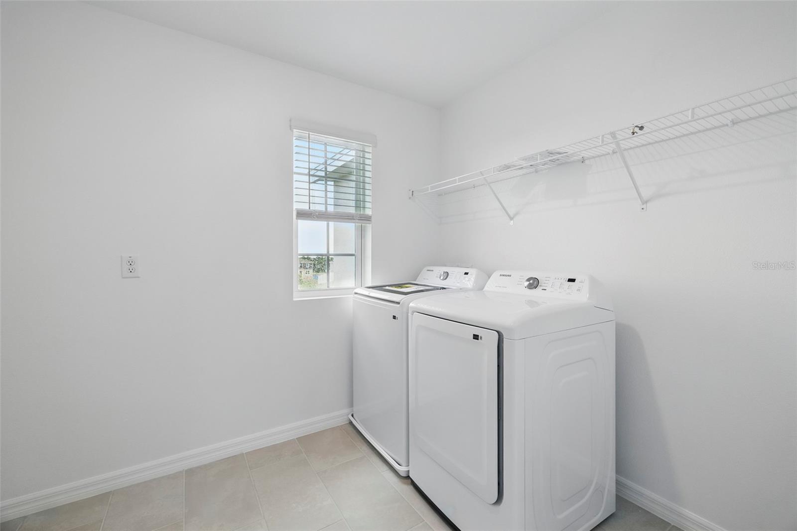 Image 6 of 14 For 27476 Black Kite Avenue