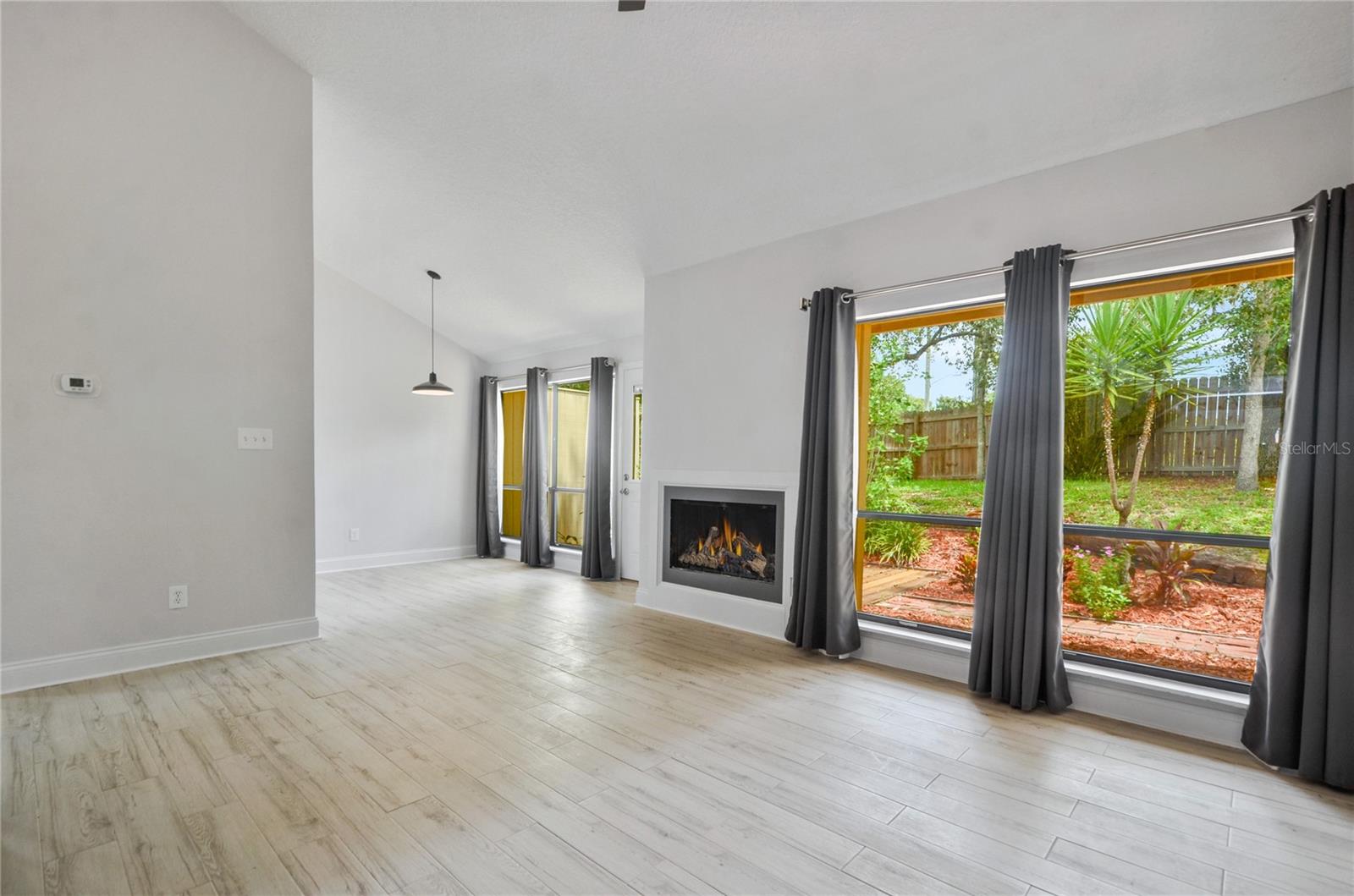 Image 3 of 14 For 697 Belflower Place