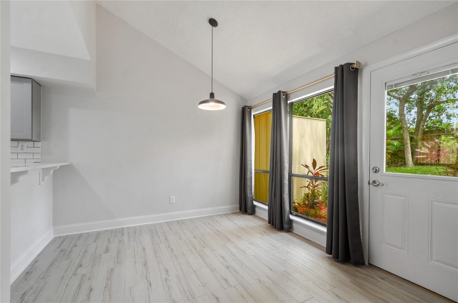 Image 4 of 14 For 697 Belflower Place