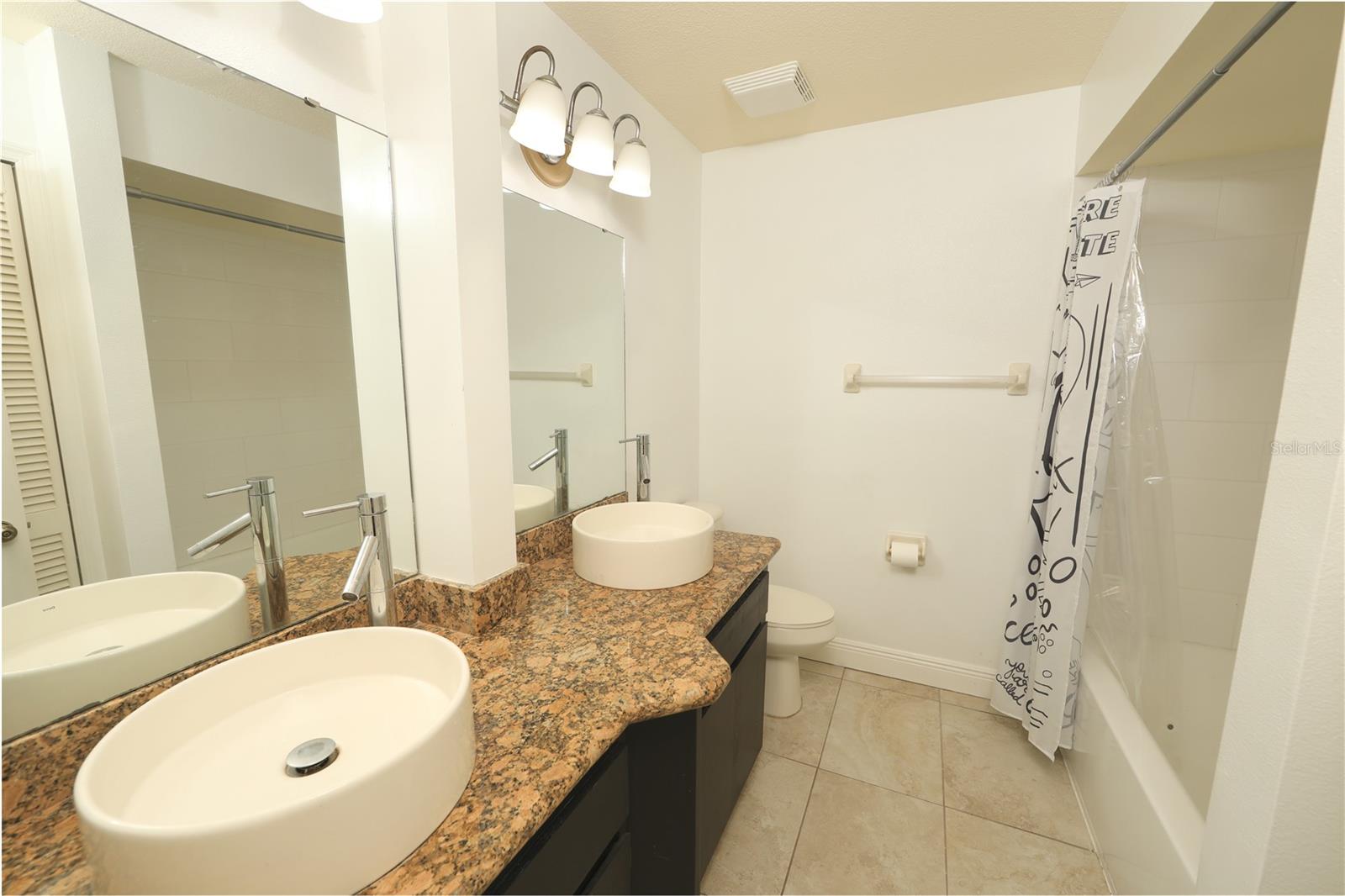 Image 17 of 26 For 3913 Villas Green Circle 3913