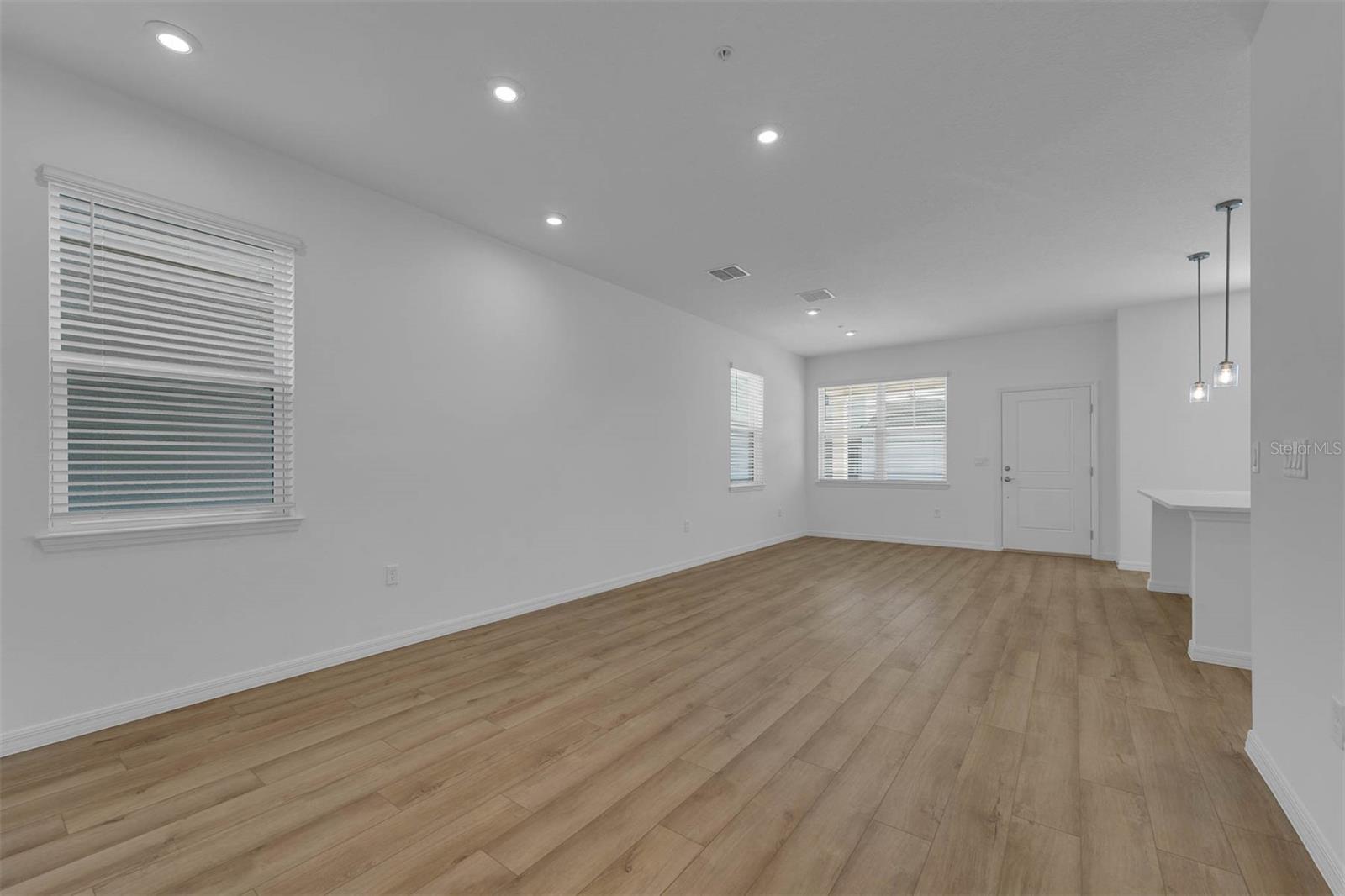 Image 4 of 60 For 305 Platform Lane