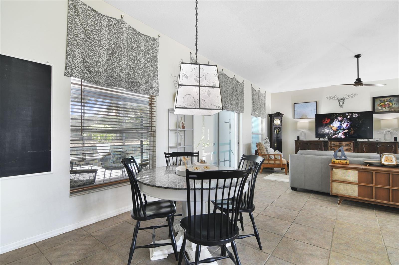 Image 18 of 40 For 8418 Rose Groves Road