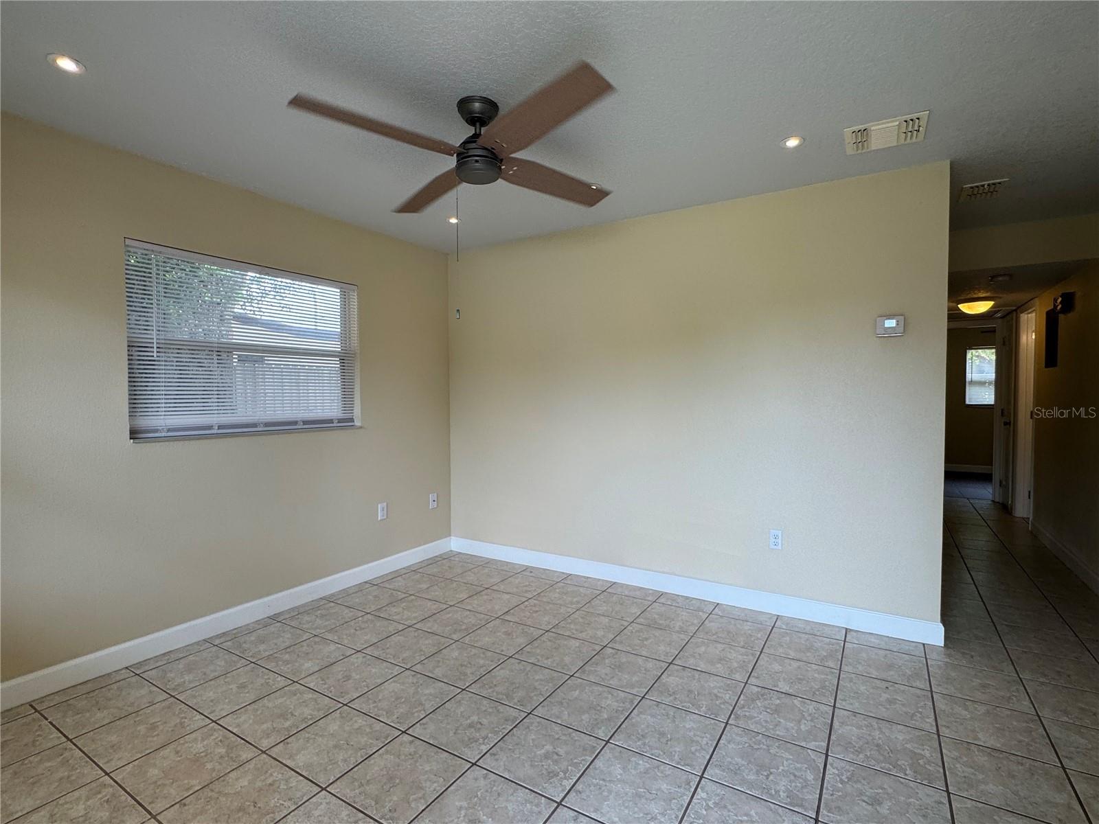 Image 11 of 35 For 1600 Jemima Avenue