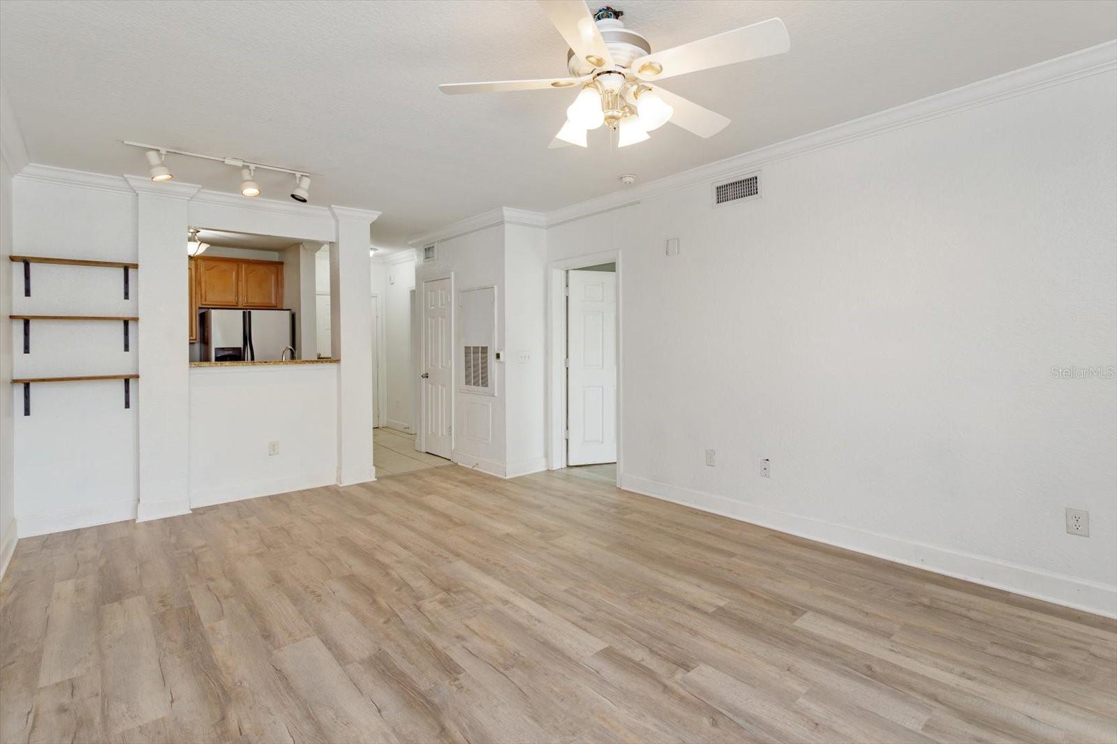 Image 10 of 20 For 304 South Street 5022
