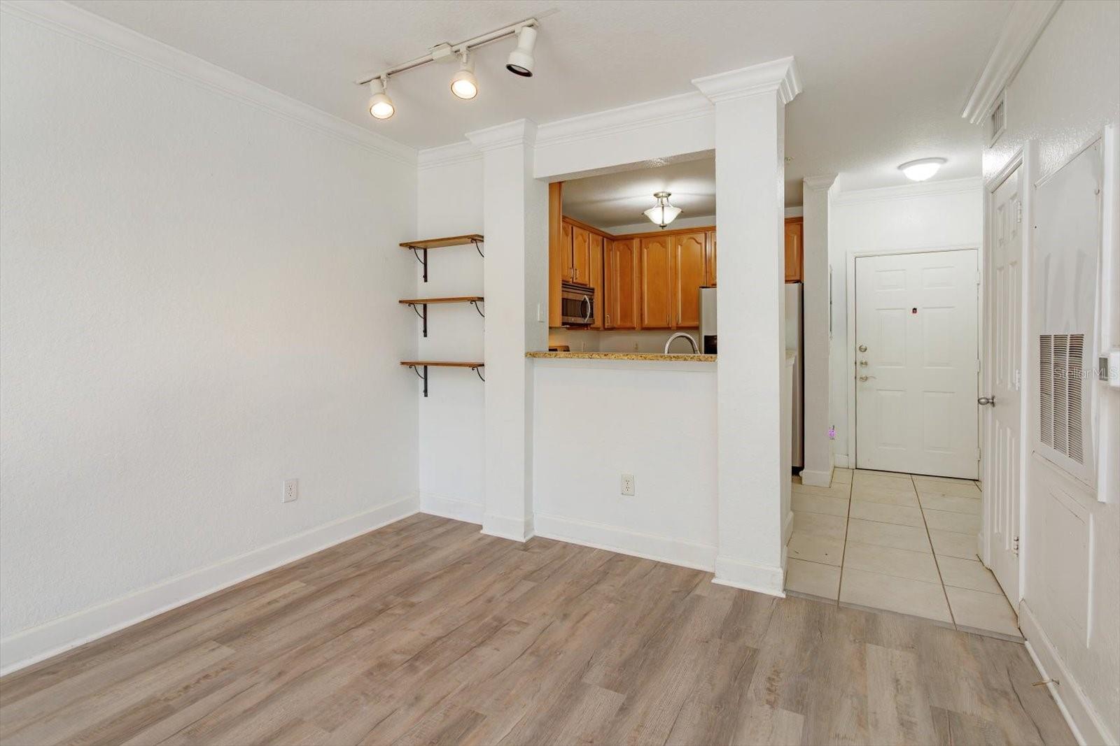 Image 6 of 20 For 304 South Street 5022