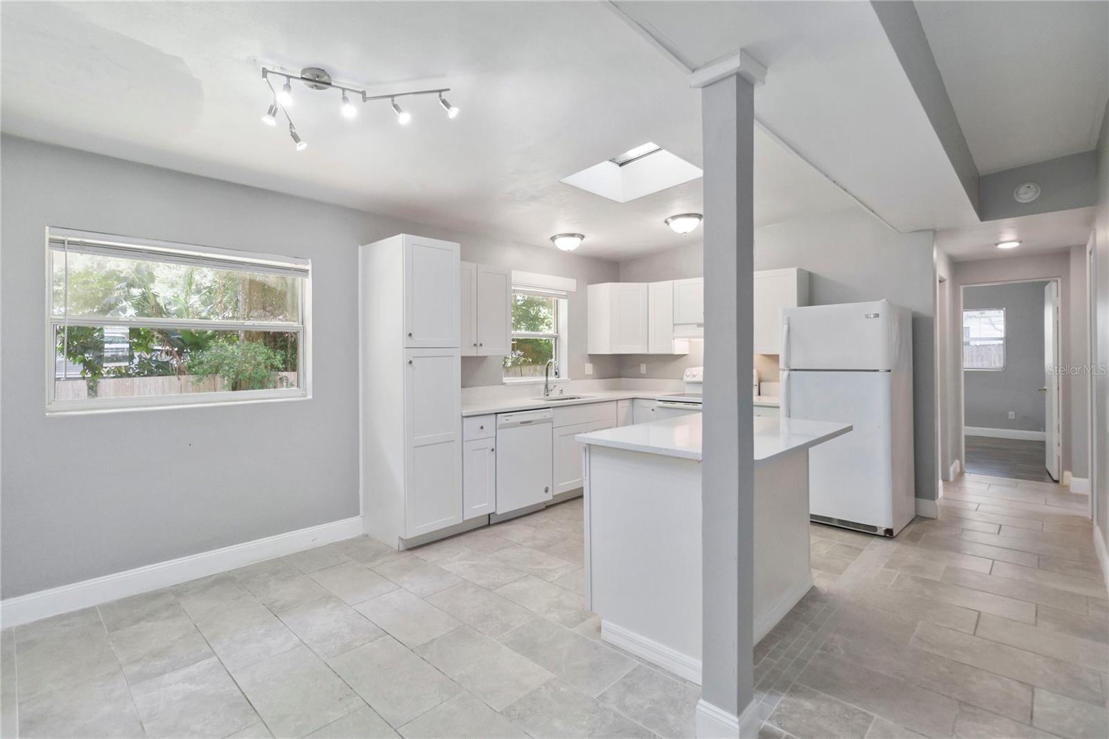 Image 13 of 31 For 1518 Oranole Road