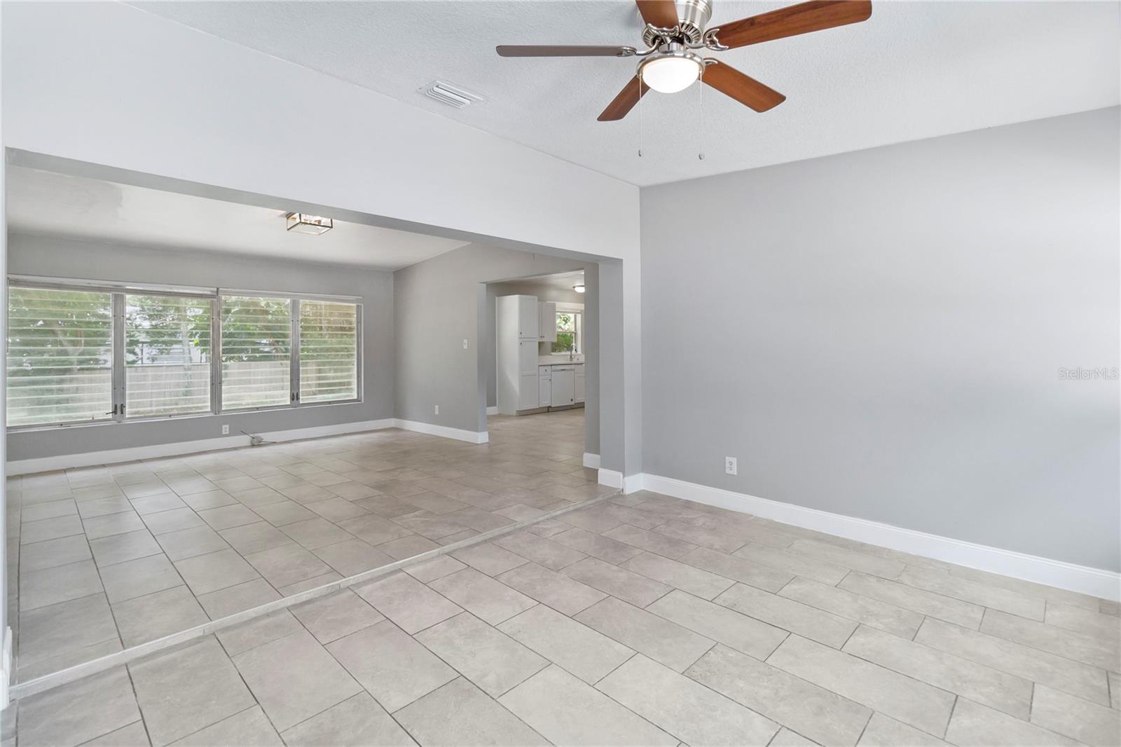 Image 6 of 31 For 1518 Oranole Road