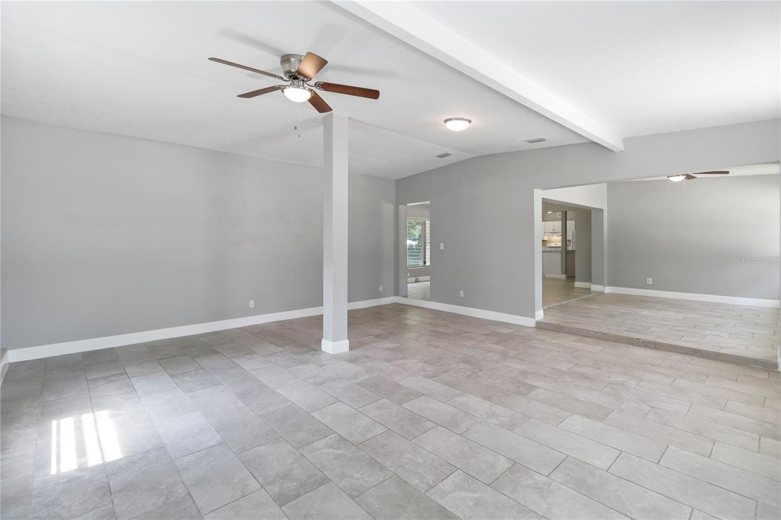 Image 7 of 31 For 1518 Oranole Road