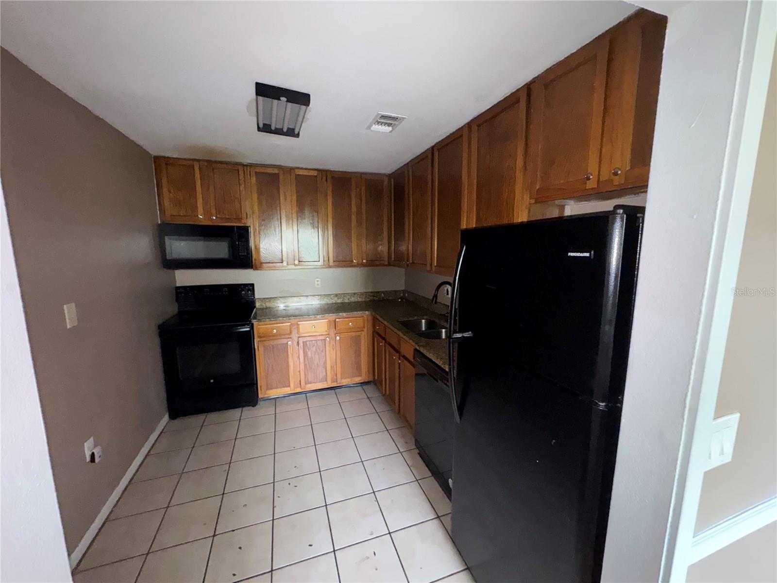 Image 5 of 9 For 3986 Versailles Drive 3986c