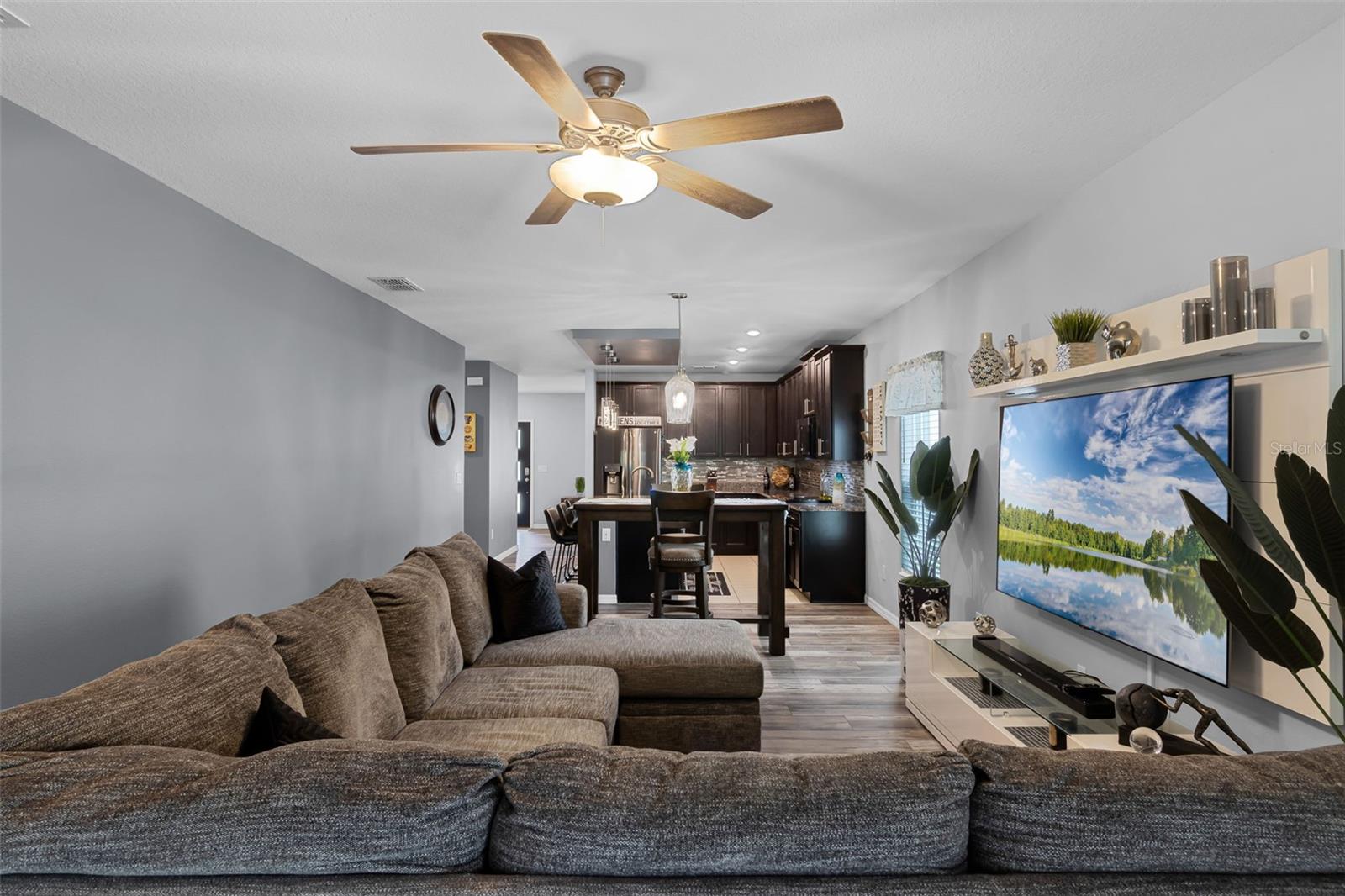 Image 16 of 49 For 3525 Davenport Creek Court