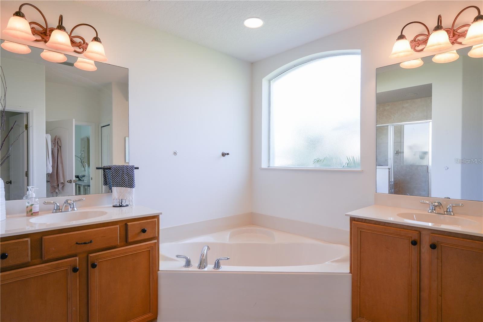 Image 22 of 58 For 23533 Valderama Lane