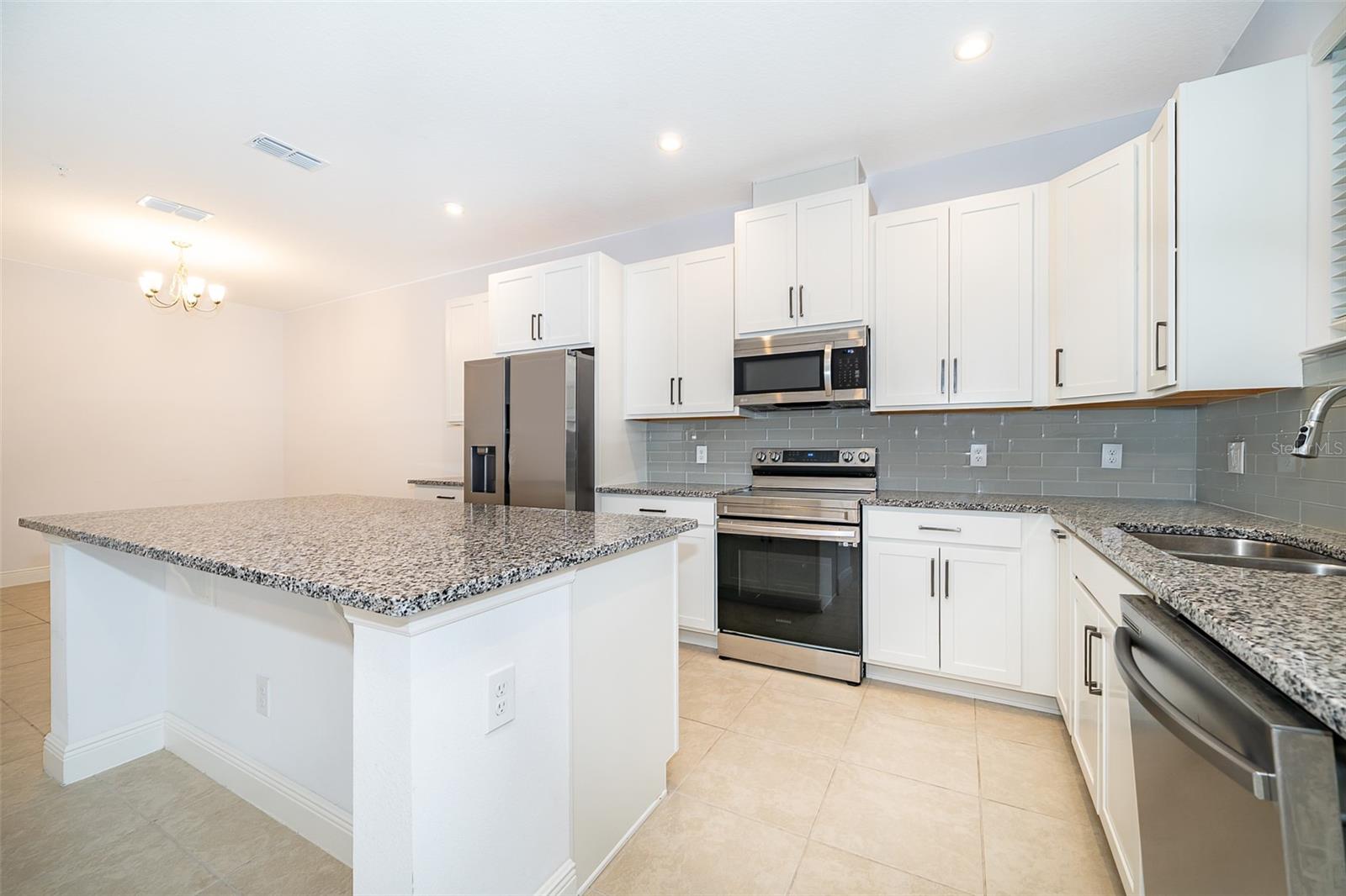 Image 11 of 26 For 7039 Nemours Parkway