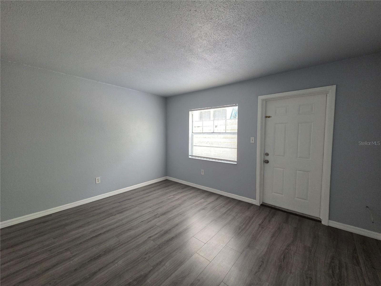 Image 14 of 19 For 706 Dixie Avenue 14