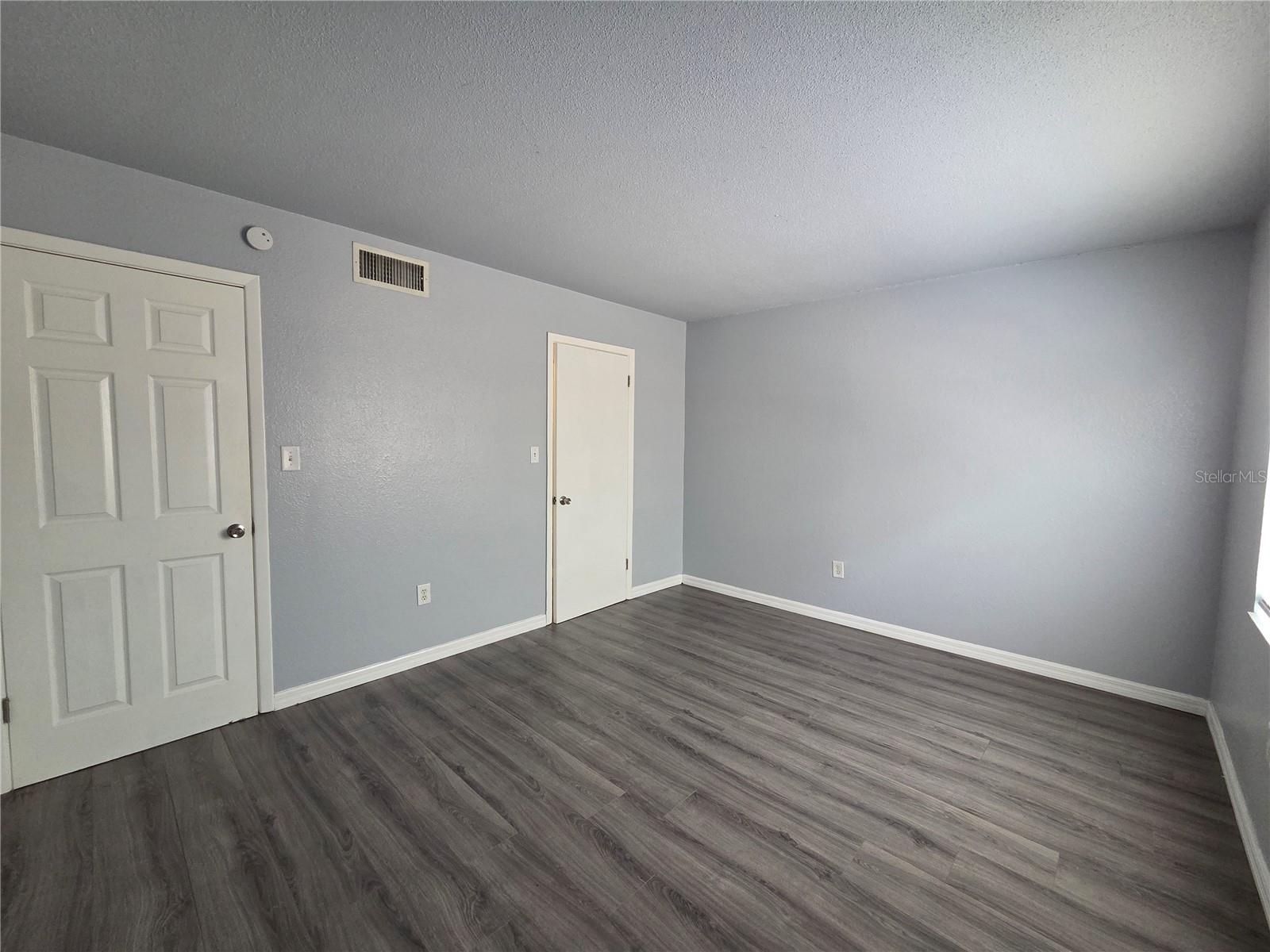 Image 15 of 19 For 706 Dixie Avenue 14